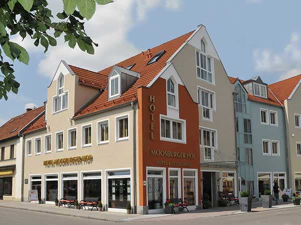 Moosburger Hof nach der Sanierung Moosburger Hof nach der Sanierung